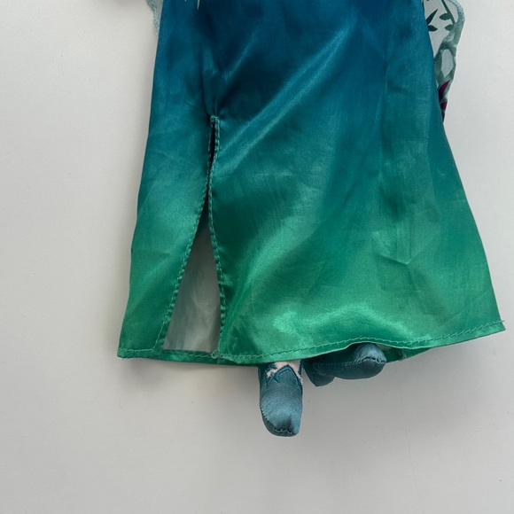 Disney Frozen Anna and Elsa Plush Dolls in Blue and Green Dresses - Picture 7 of 9